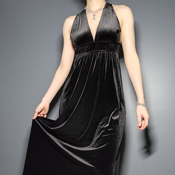 Vintage 90s low cut black velvet babydoll halter maxi dress for the Holidays - Picture 7 of 7